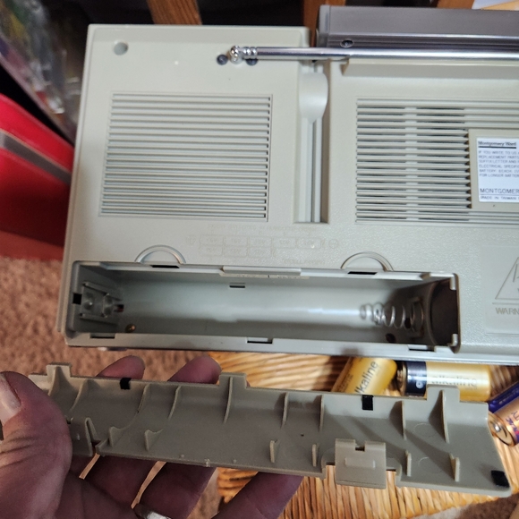 VINTAGE MONTGOMERY WARD BOOMBOX - Picture 14 of 16